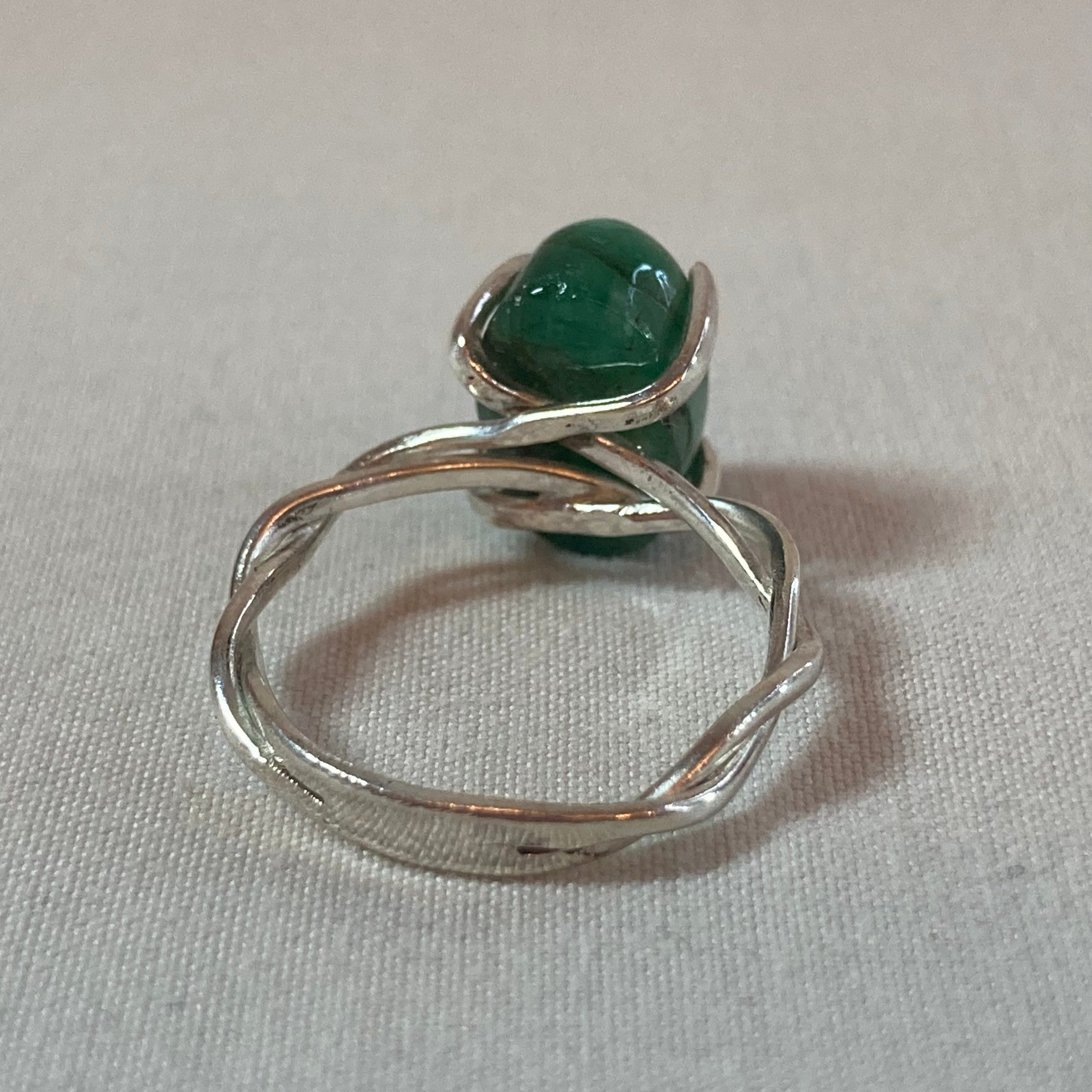 emerald in silver ~ size 6