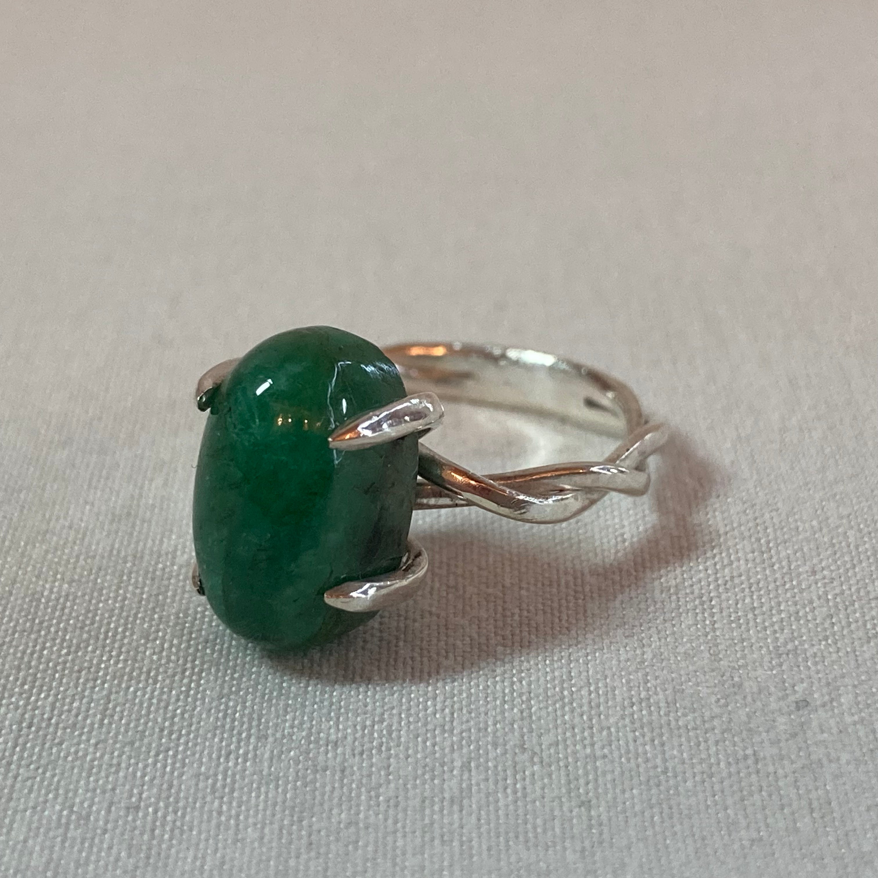 emerald in silver ~ size 6