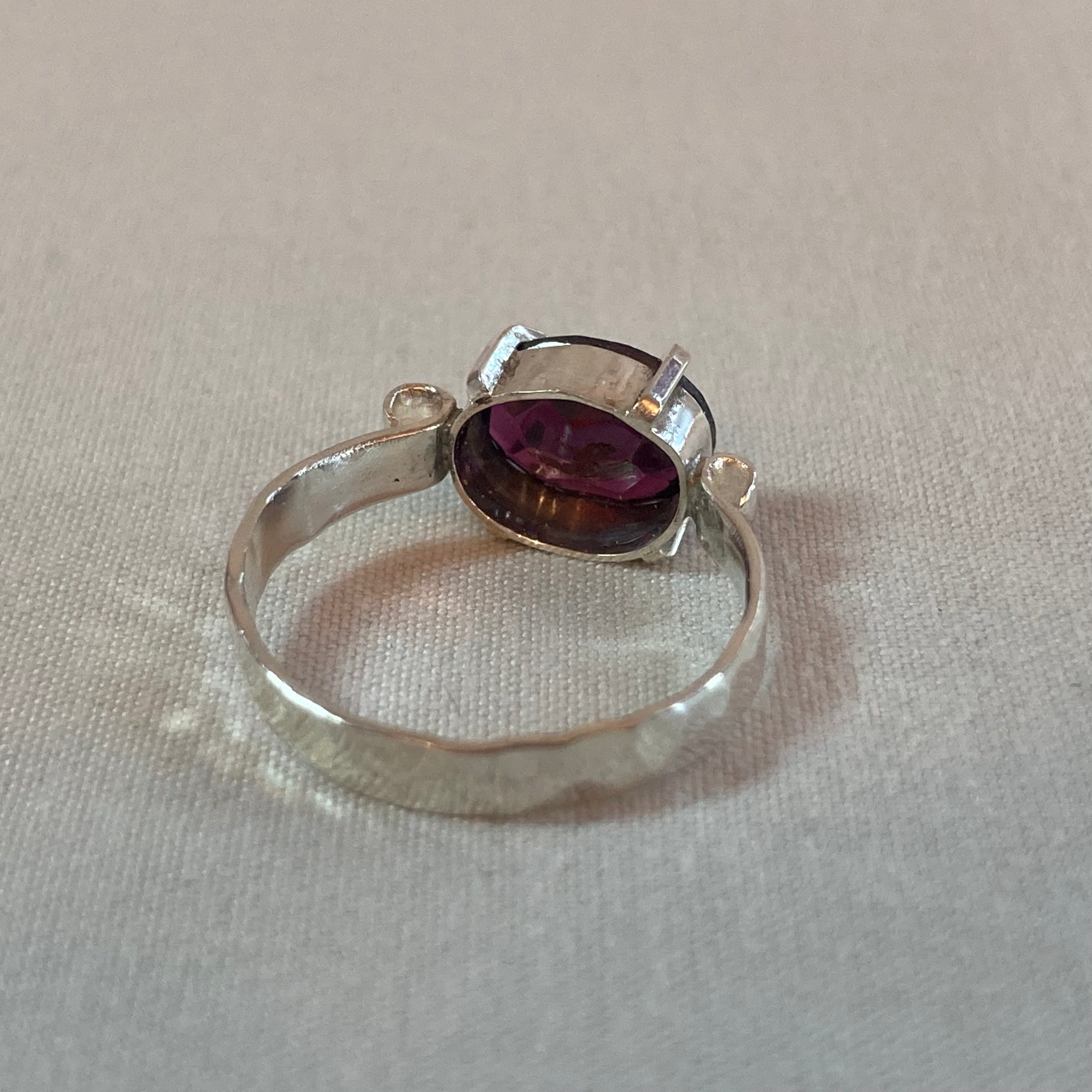 garnet in silver ~ size 5
