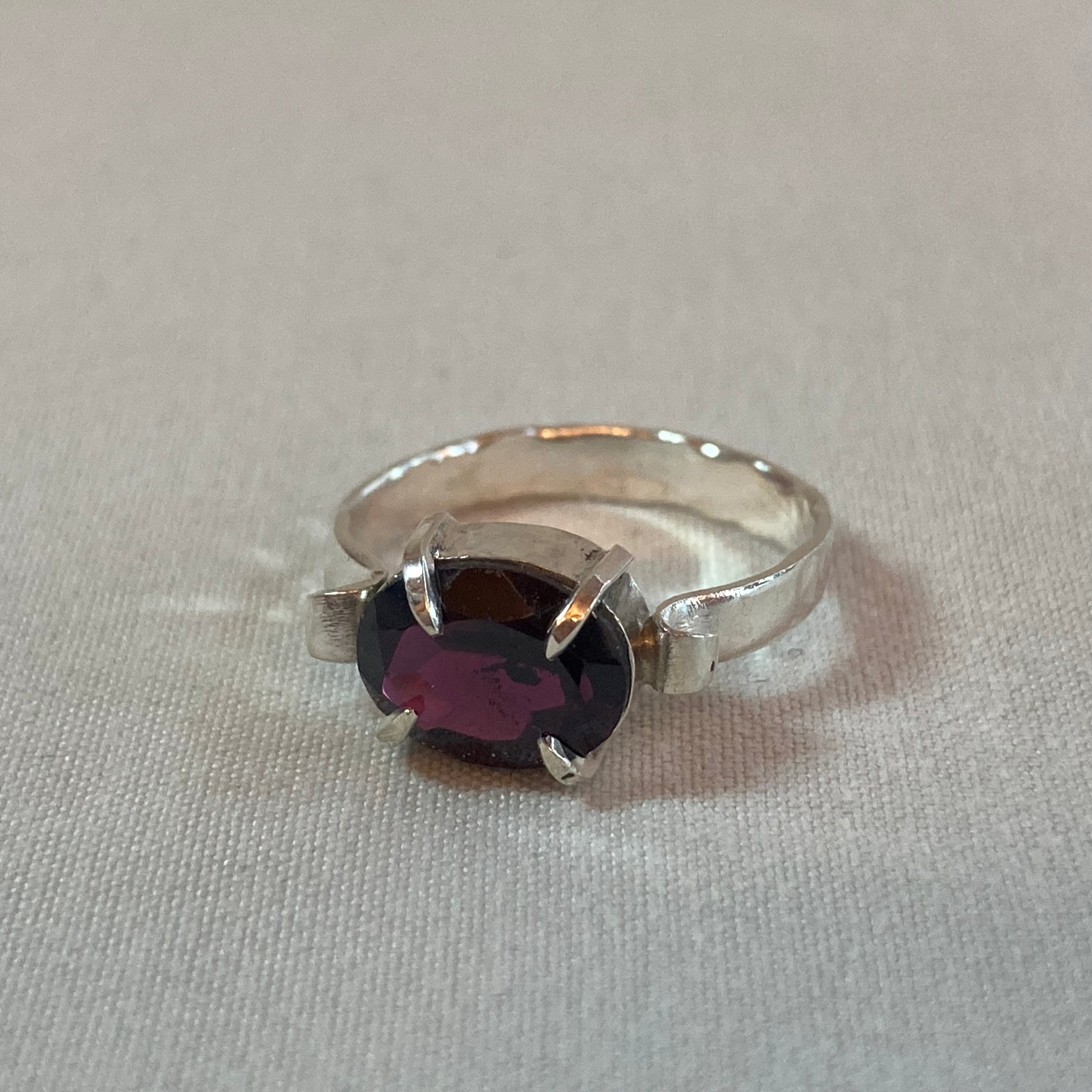 garnet in silver ~ size 5