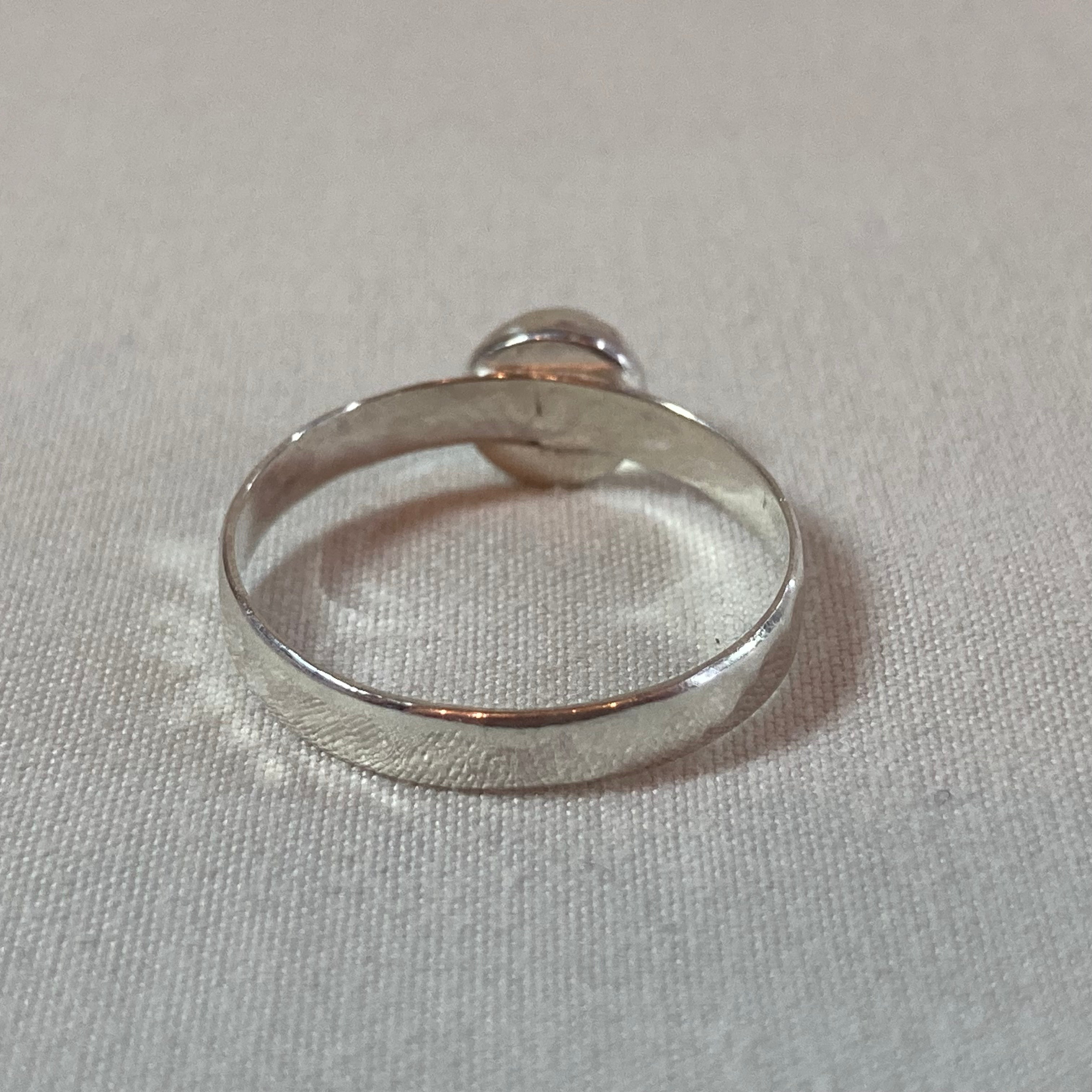 moonstone in silver ~ 7.5