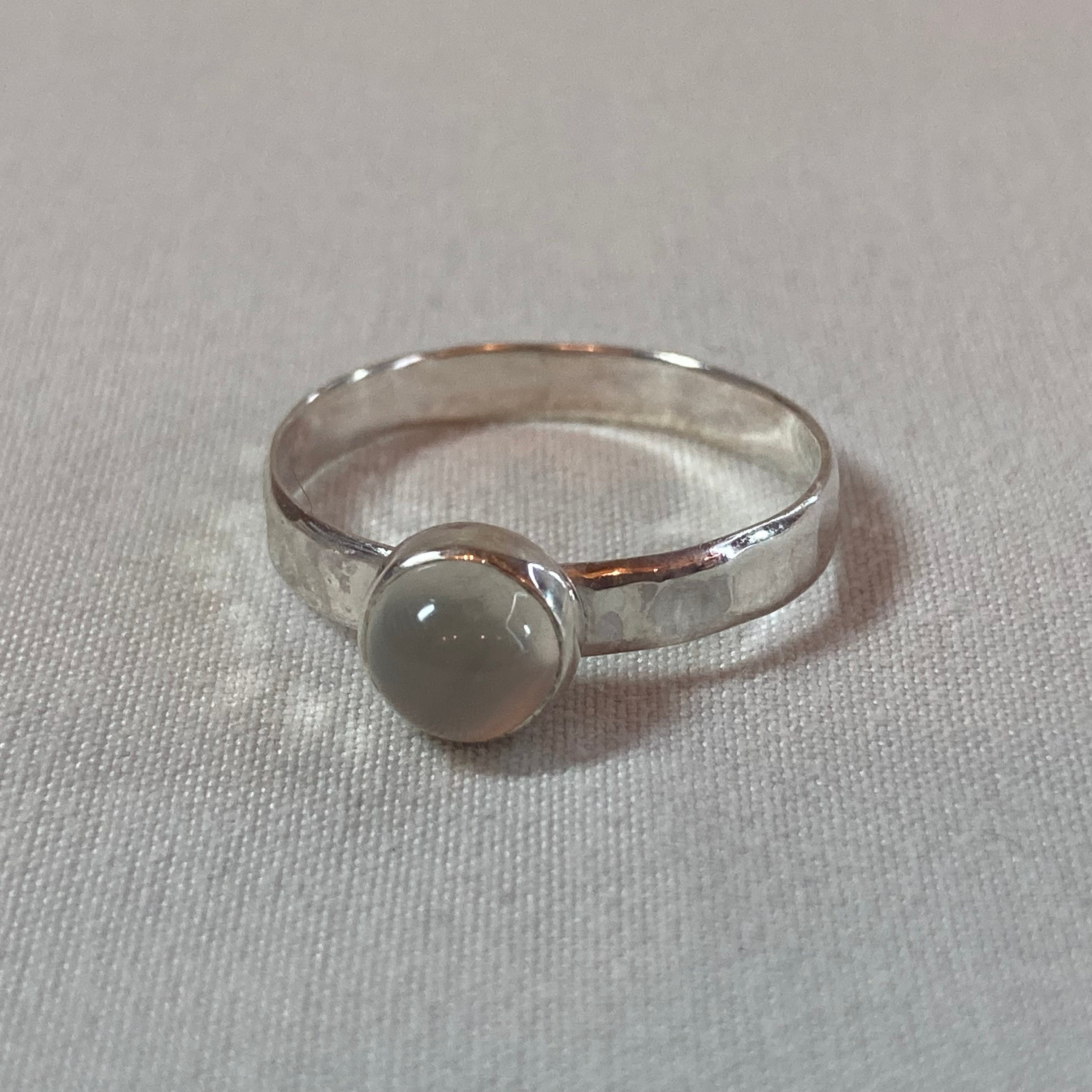 moonstone in silver ~ 7.5