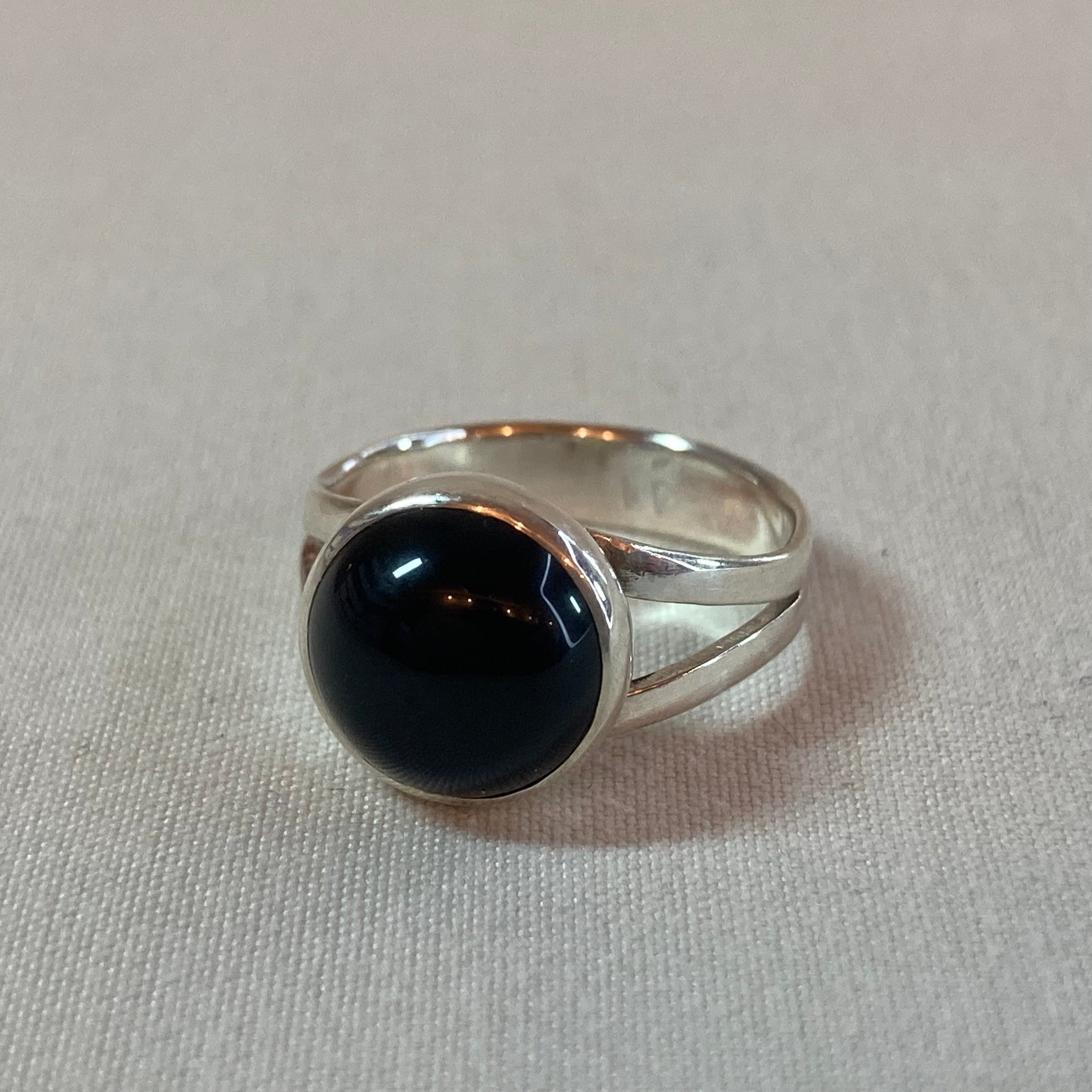 onyx in silver ~ size 5